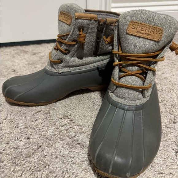 Women's Gray Sperry Duck Boots - Picture 5 of 7